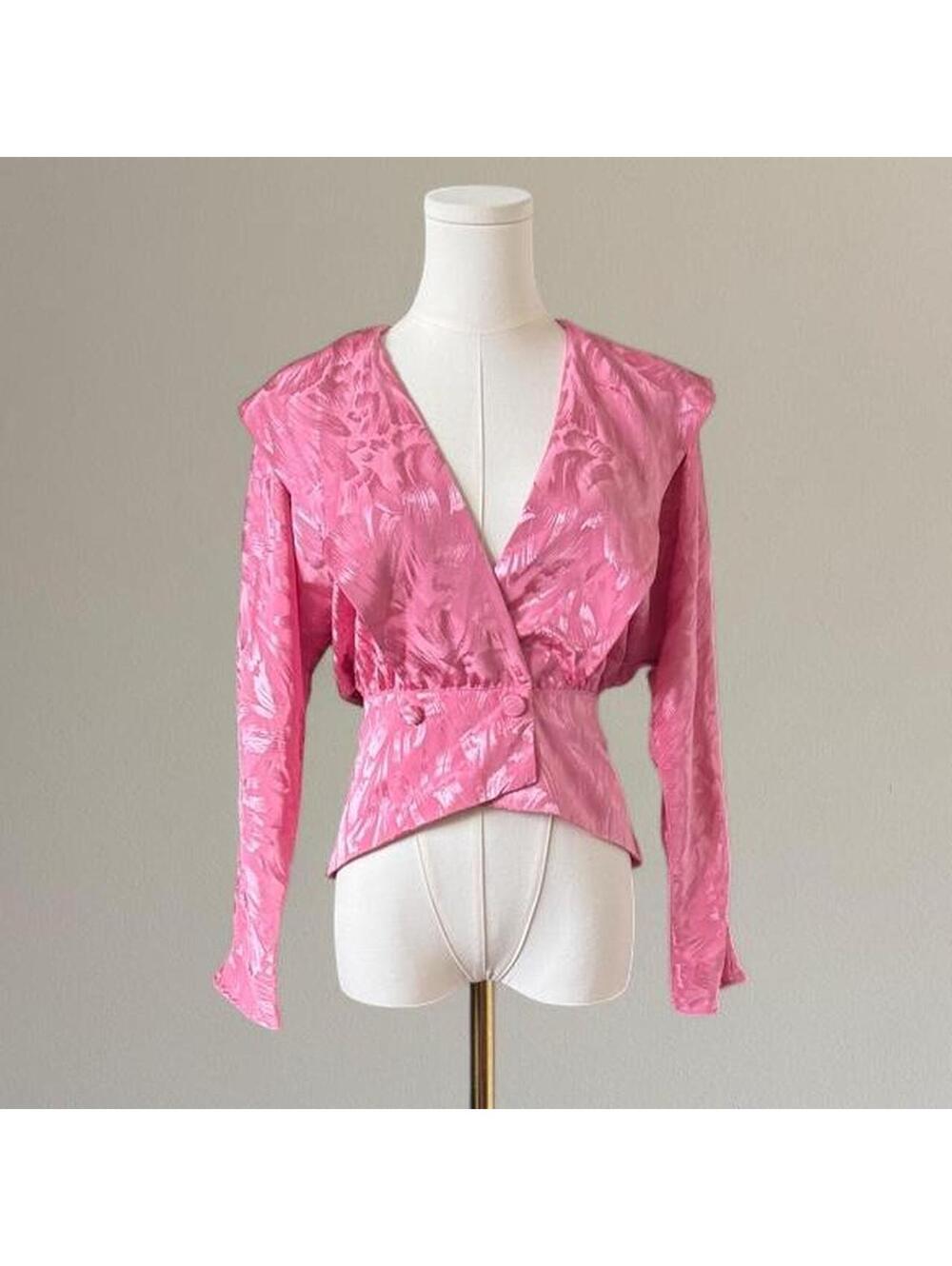 Vintage jacquard v-neck blouse. Size S.